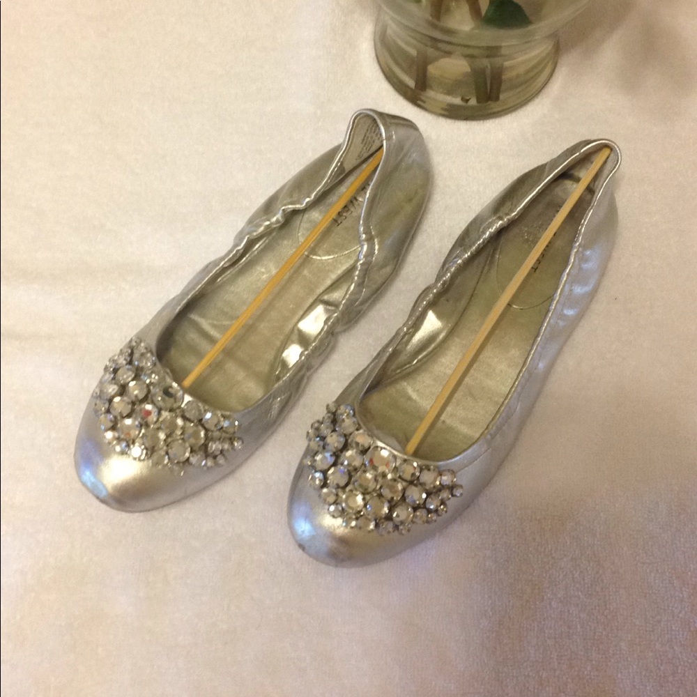 Nine West Size 8 1/2 Silver with Rhinestones